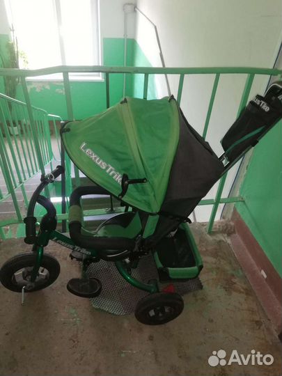 Детский велосипед с ручкой