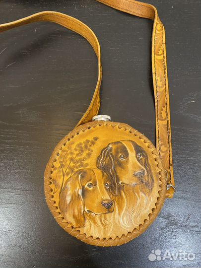 Фляжка кожаная