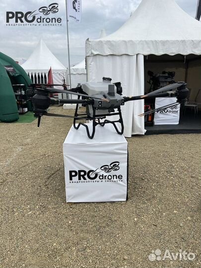 DJI Agras T40 / Сельскохозяйственные дроны