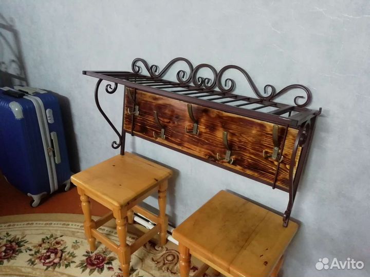 Вешалка в прихожую