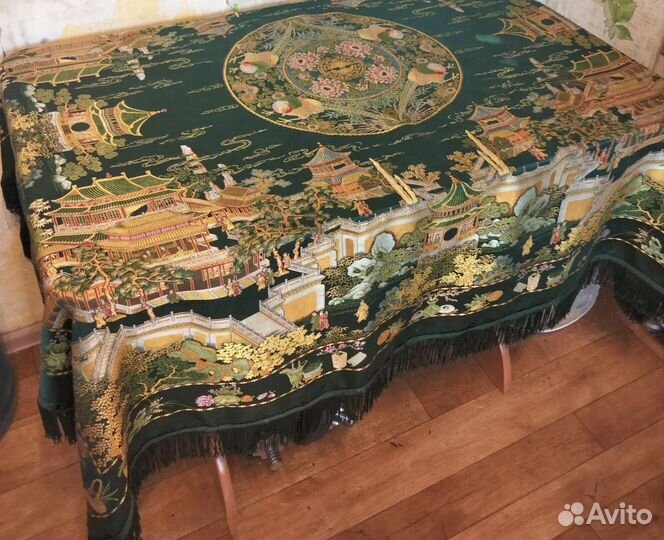 Старинная шелковая скатерть. Китай