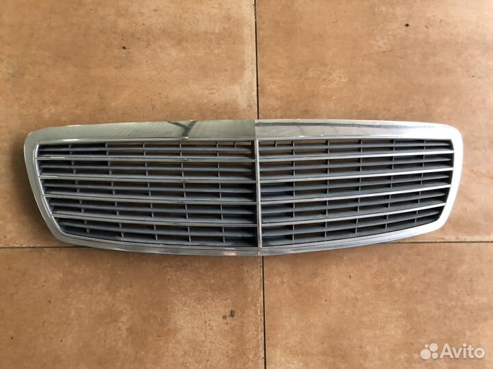 Решетка радиатора Mercedes e211 w211