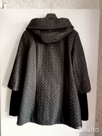 Куртка демисезонная с капюшоном