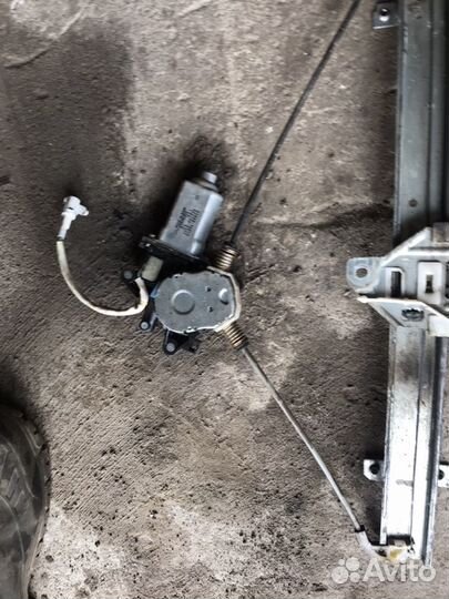 Suzuki liana стеклоподьемники