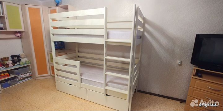 Детская двухъярусная кровать