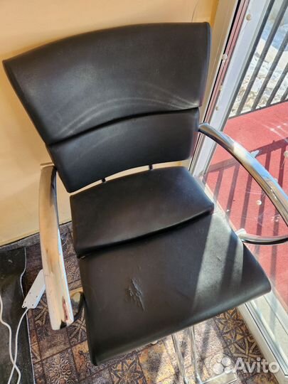 Парикмахерское кресло бу
