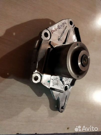 Водяная помпа рено