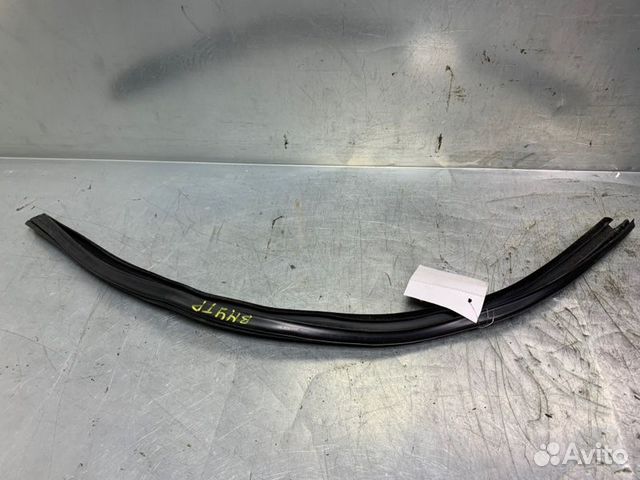 Уплотнитель стекла двери Volkswagen Touareg