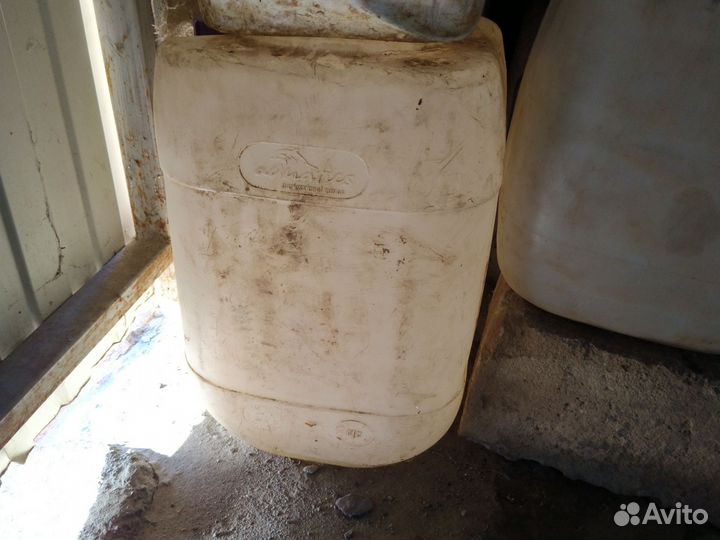 Канистры металлические 20 литров