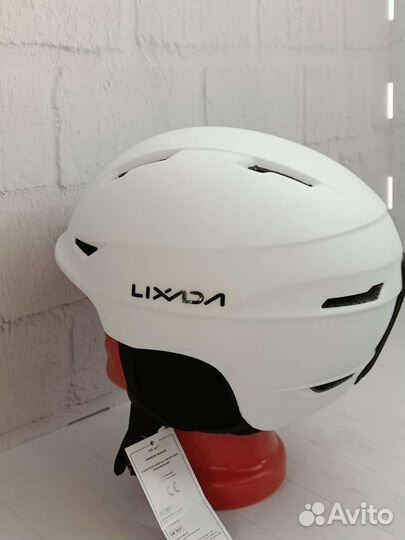 Горнолыжный шлем