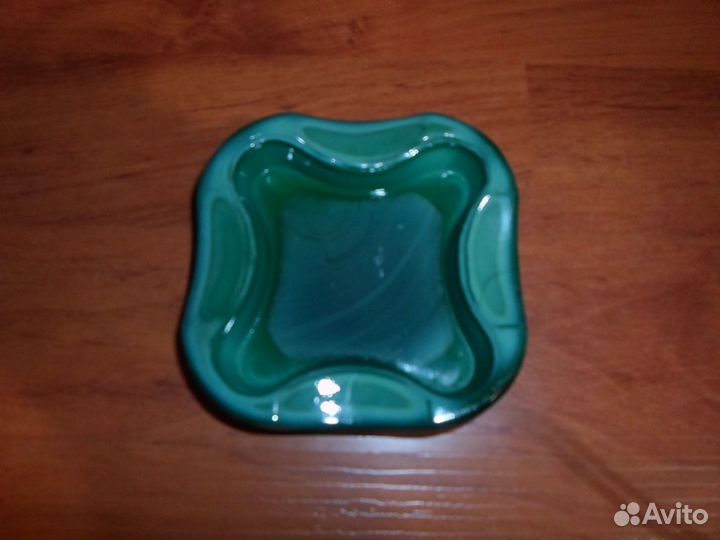 Зеленое малахитовое стекло пепельница 70-е