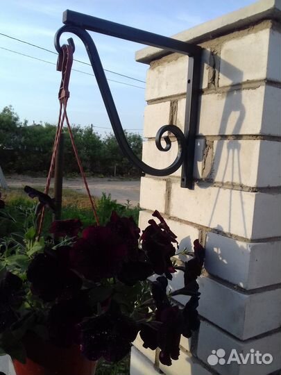 Подвесные крючки для цветов