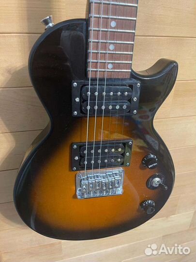 Электрогитара