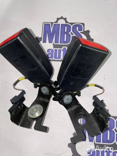 Замок ремня безопасности задний Mercedes-Benz