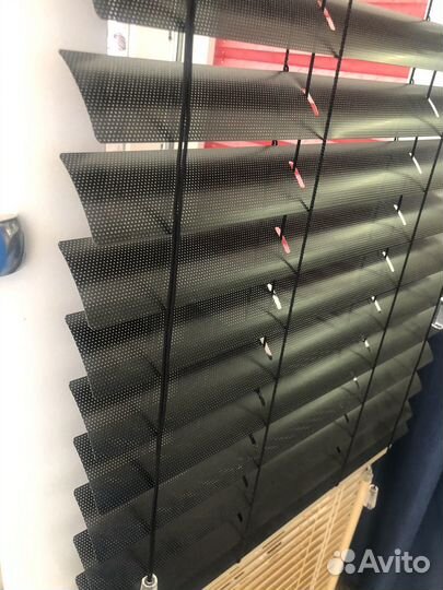 Установка карнизов и жалюзи