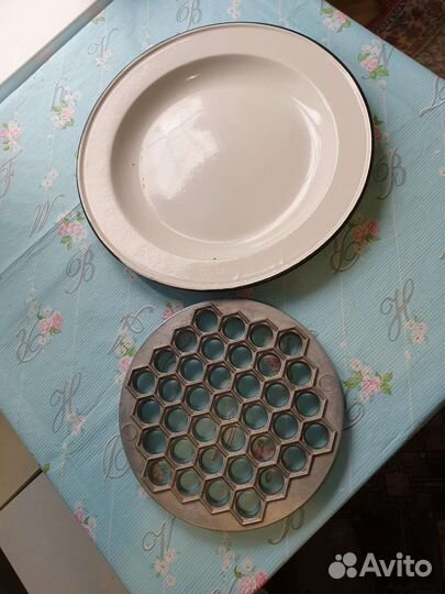 Пельменница новая СССР, эмалированное блюдо