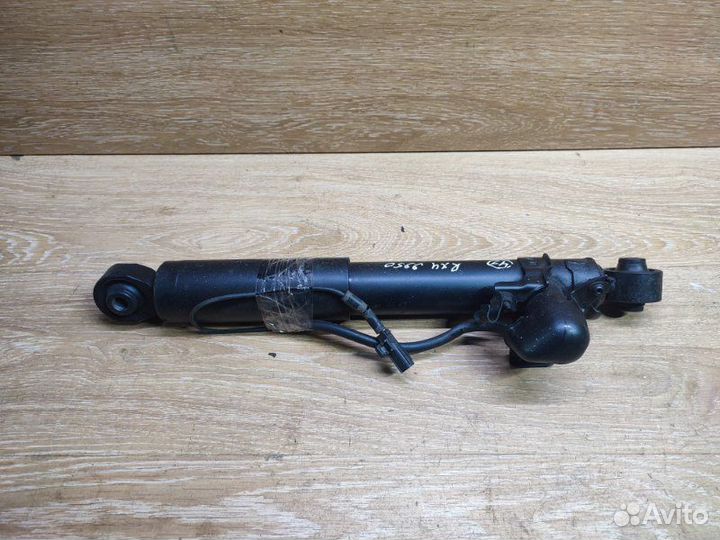 Амортизатор задний правый Lexus Rx 4 AL20 2018