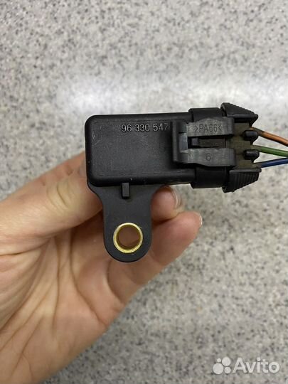 Датчик давления 96330547
