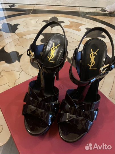 Босоножки Yves Saint Laurent