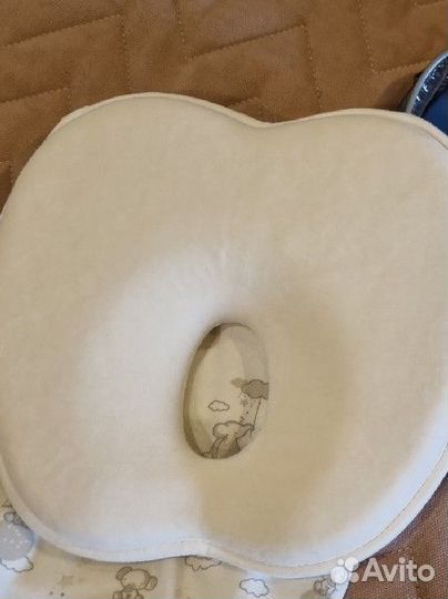 Анатомическая подушка для новорождённого