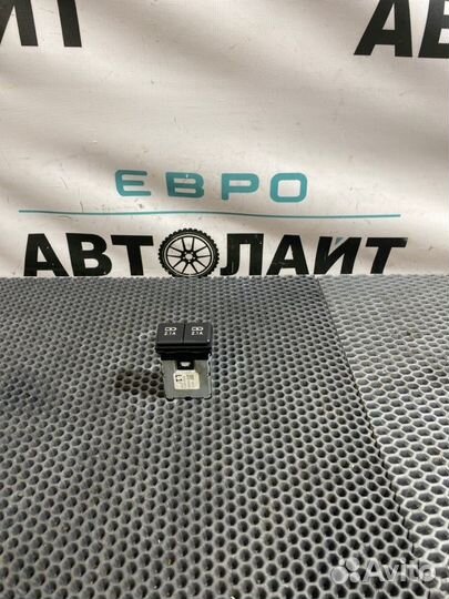 Концентратор USB Lexus Rx450H GYL25 3.5 2grfxe