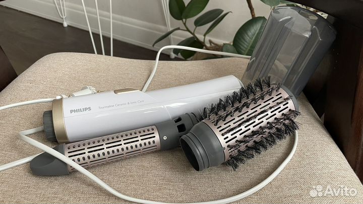 Фен щетка вращающаяся philips HP8664 Volumebrush