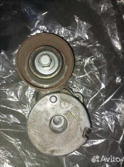 Nissan x-trail натяжитель приводного ремня