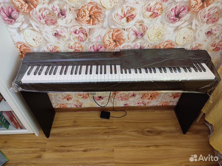 Цифровое пианино Casio Privia PX-135