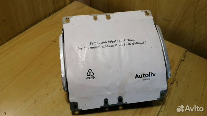 Подушка безопасности пассажира Volvo V50 2004