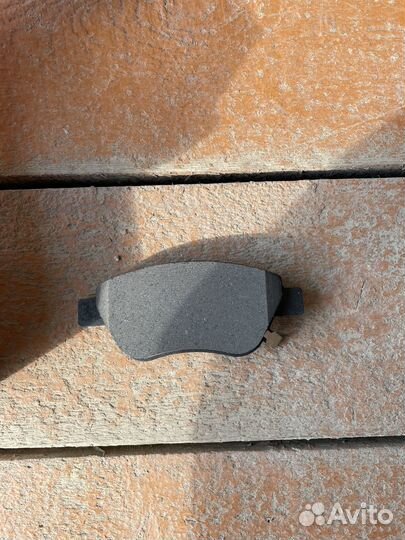 Тормозные колодки передние и задние Опель Корса