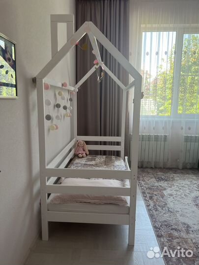 Детская кровать домик с матрасом