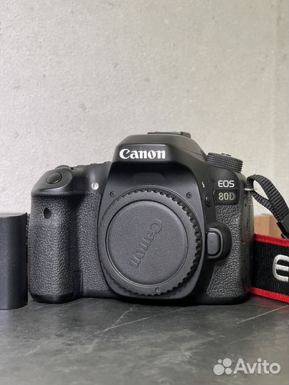 Зеркальный фотоаппарат canon 80d
