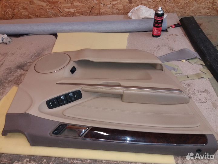 Обшивка двери передней левой 2006-2012 Mercedes GL