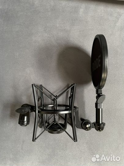 Студийный микрофон Rode nt1a