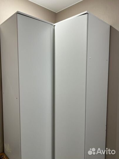 Угловой шкаф