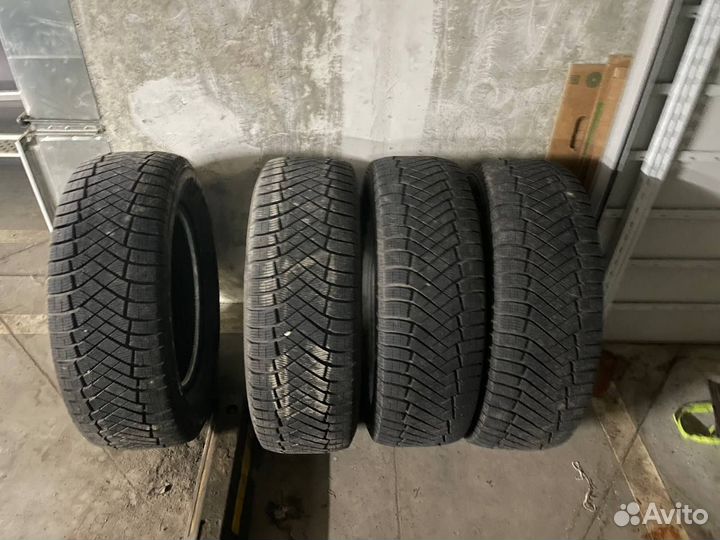 Pirelli Ice Zero 245/60 R18 105T