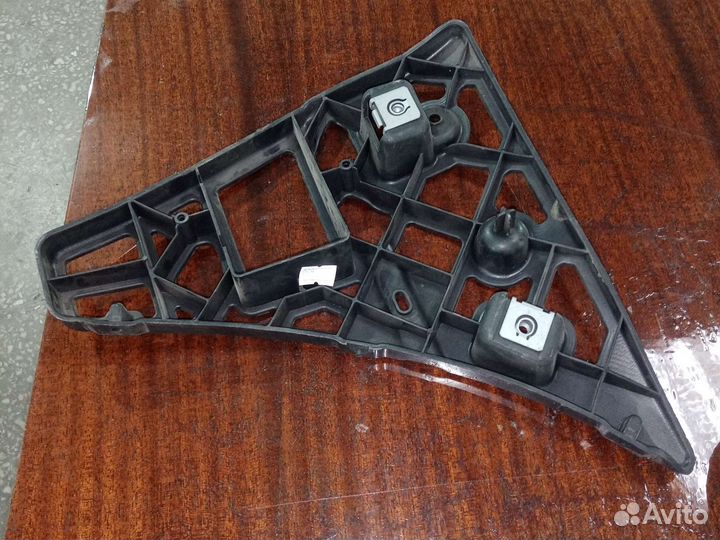 Кронштейн переднего бампера правый Ford Transit 20