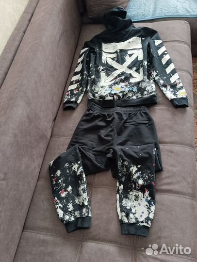 Спортивный костюм