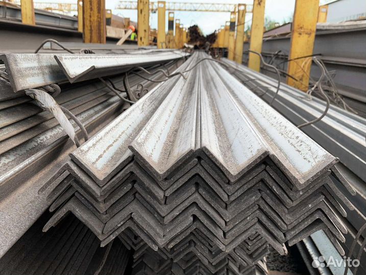 Уголок металлический горячекатаный