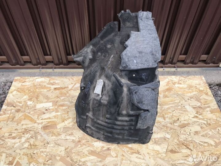 Локер передний левый Audi Q8 2021