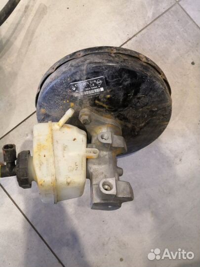 Вакуумный усилитель тормозов Renault Duster