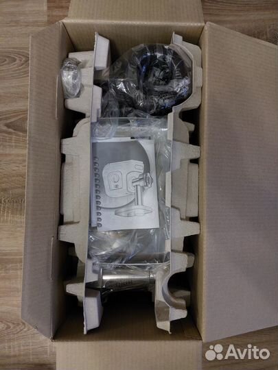 Мясорубка электрическая новая