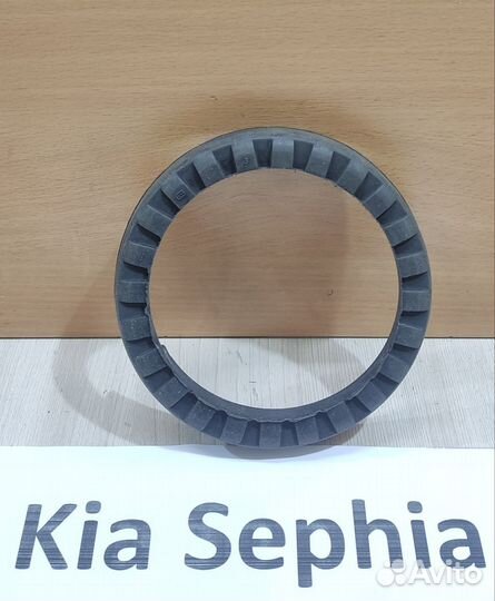 Демпфер пружины подвески новый Kia Sephia, 2000г