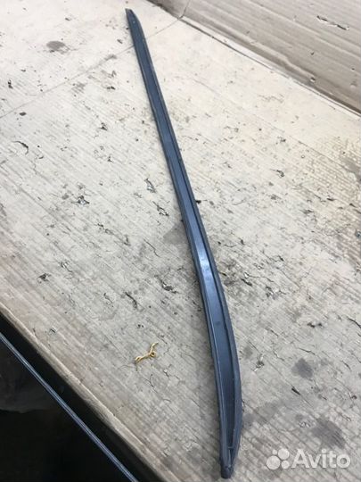 Накладка стойки лобового стекла правая Ford Focus