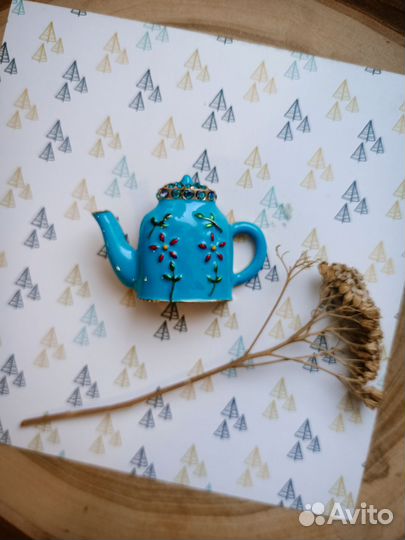 Брошь весенняя