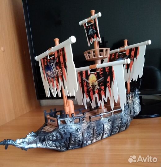 Пиратский корабль