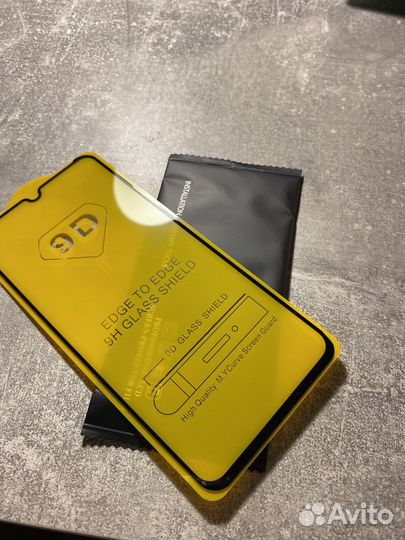 Защитные стекло на redmi note 7