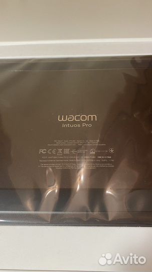 Бу Графический планшет Wacom Intuos Pro M PTH-660