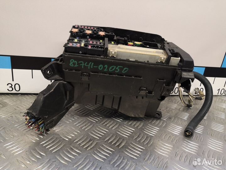 Б/У Блок предохранителей моторный