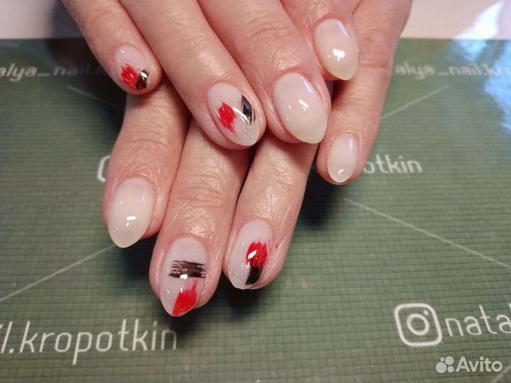 Педикюр с покрытием лаком